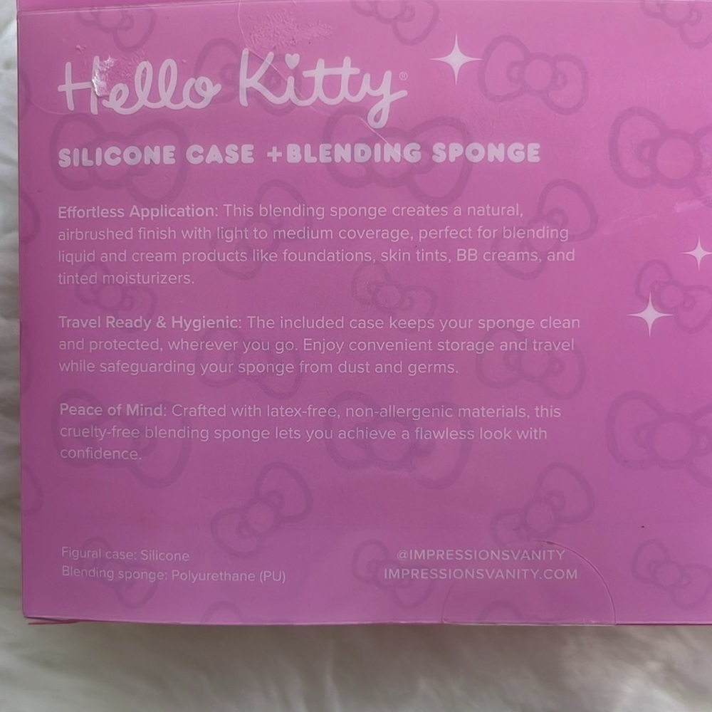 🆕 Hello Kitty Pink Silicone Case and Blending Sponge Set - Picture 3 of 6